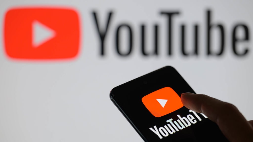 YouTube's AI Hosts C...